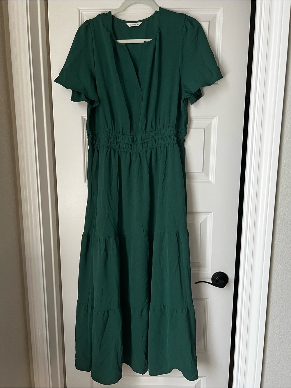 Simplee forest green short-sleeve tiered midi dress